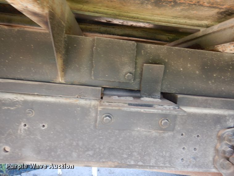 image for item DF4206 1995 Ford F700  grain truck