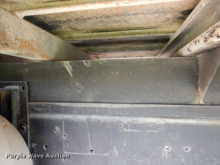 image for item DF4206 1995 Ford F700  grain truck