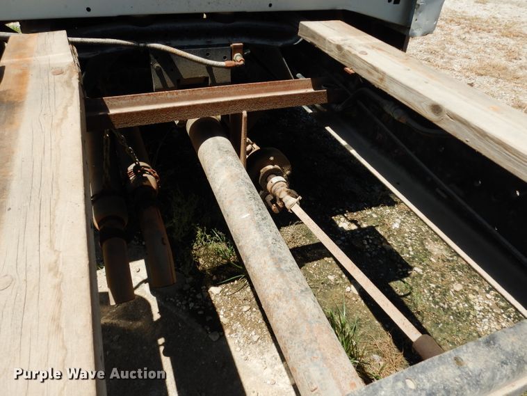 image for item DF4206 1995 Ford F700  grain truck