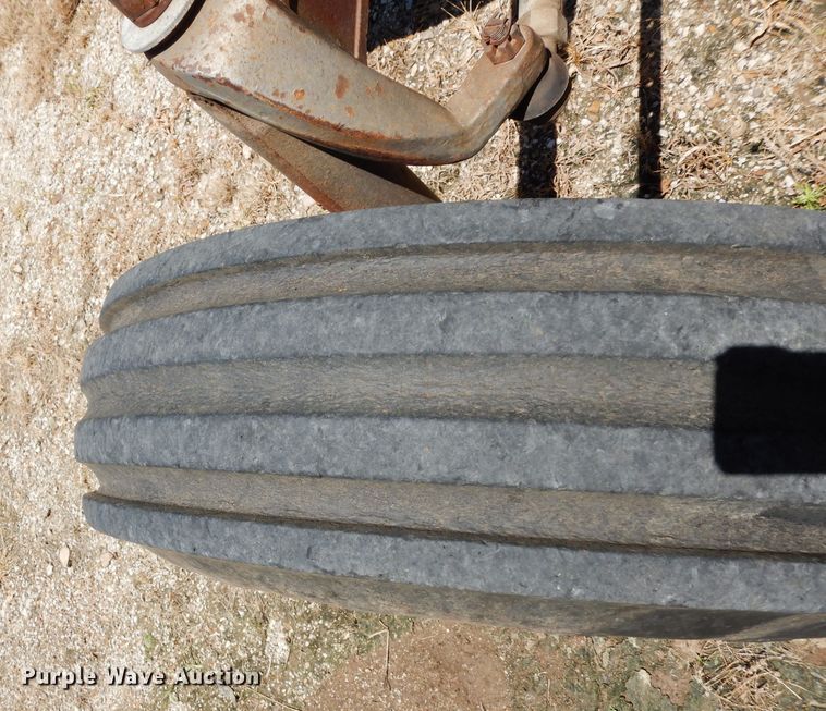 image for item DF4207 1980 Massey-Ferguson 2705  tractor