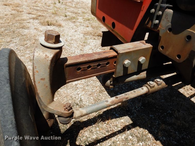 image for item DF4207 1980 Massey-Ferguson 2705  tractor