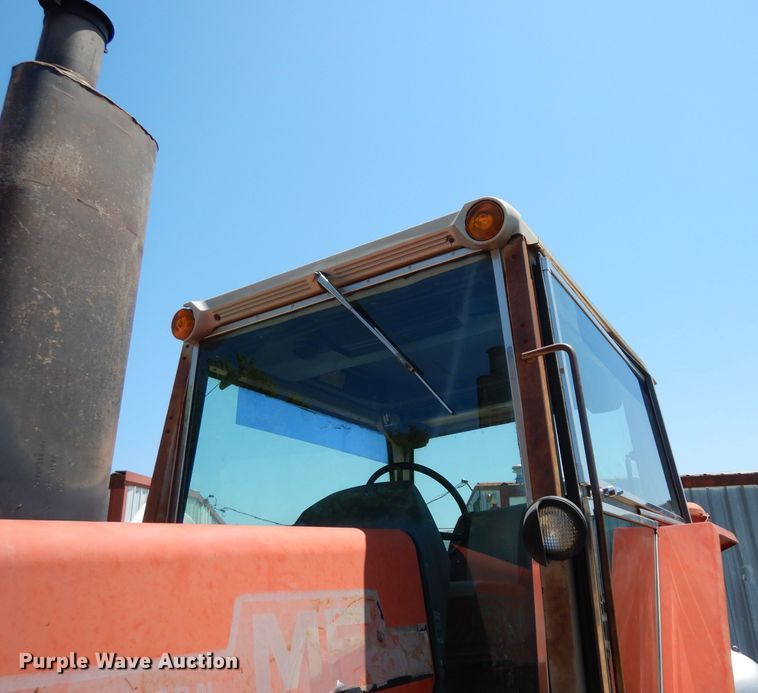 image for item DF4207 1980 Massey-Ferguson 2705  tractor