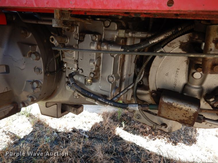 image for item DF4207 1980 Massey-Ferguson 2705  tractor