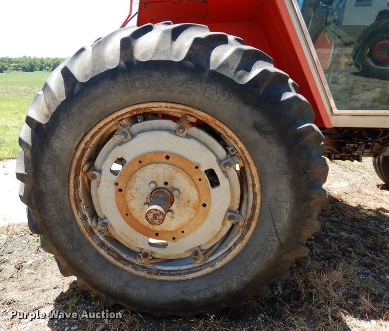 image for item DF4207 1980 Massey-Ferguson 2705  tractor