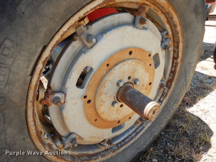 image for item DF4207 1980 Massey-Ferguson 2705  tractor