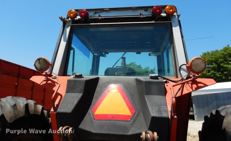 image for item DF4207 1980 Massey-Ferguson 2705  tractor