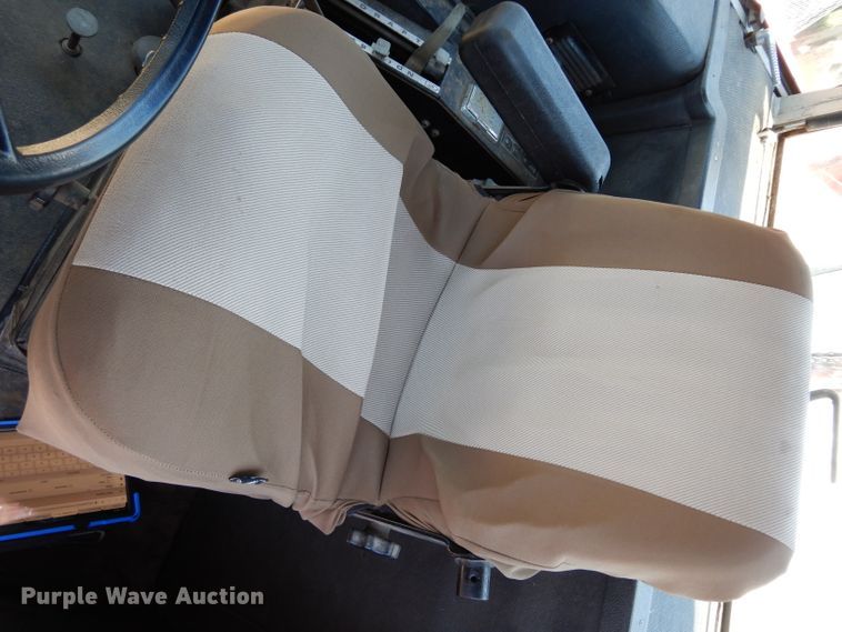 image for item DF4207 1980 Massey-Ferguson 2705  tractor