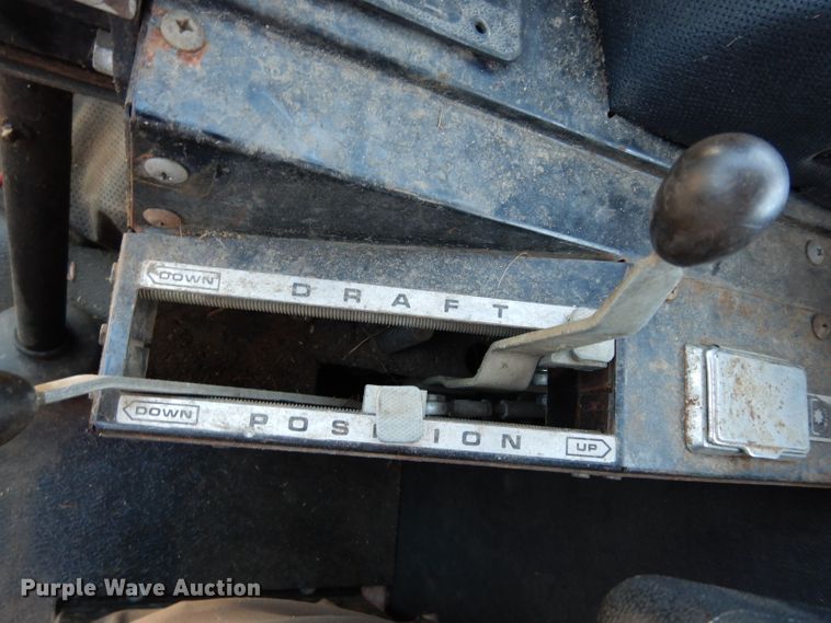 image for item DF4207 1980 Massey-Ferguson 2705  tractor