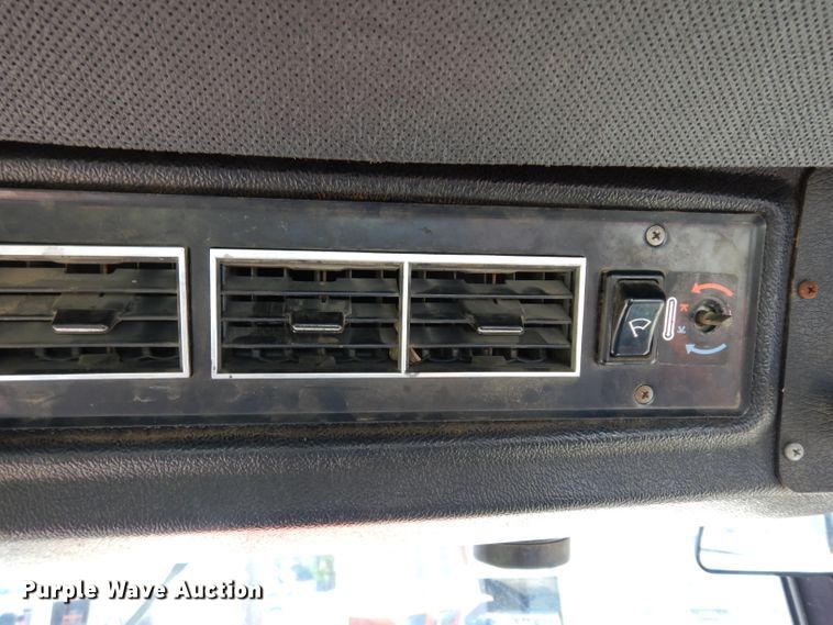 image for item DF4207 1980 Massey-Ferguson 2705  tractor