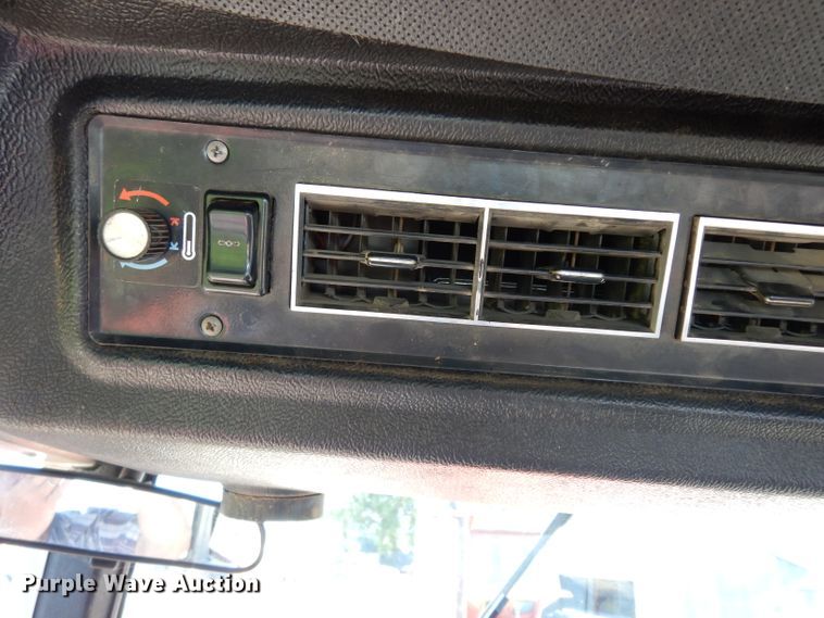 image for item DF4207 1980 Massey-Ferguson 2705  tractor