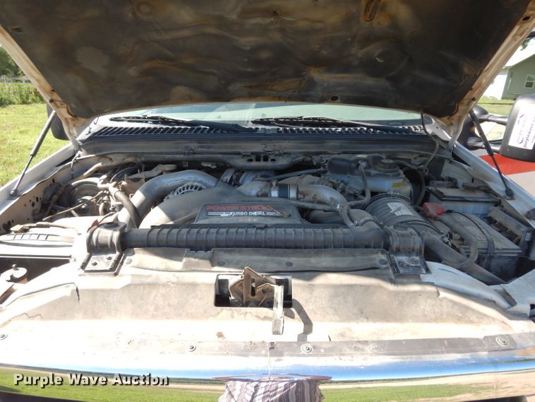 image for item DF4247 2004 Ford F550 Super Duty XLT  flatbed truck