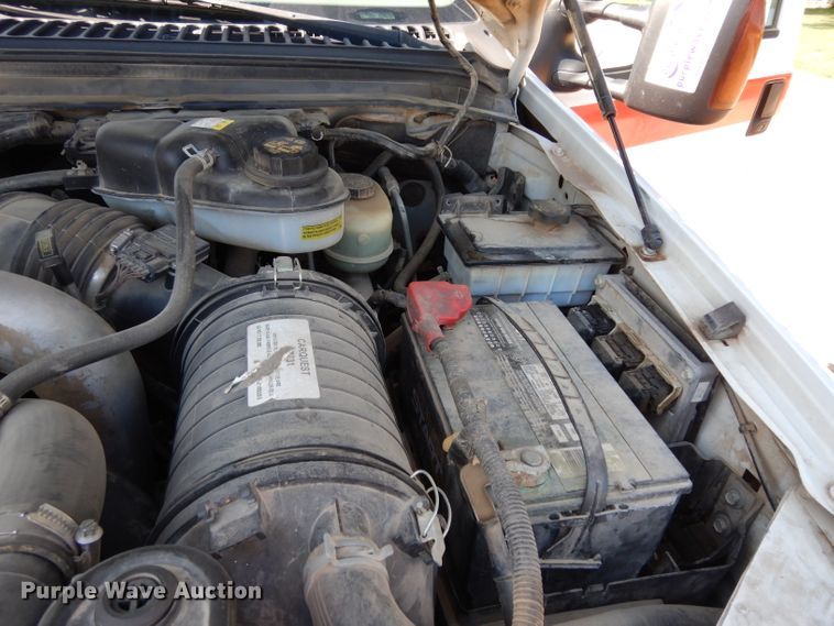 image for item DF4247 2004 Ford F550 Super Duty XLT  flatbed truck