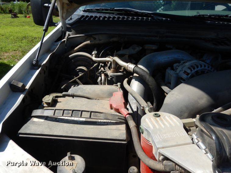 image for item DF4247 2004 Ford F550 Super Duty XLT  flatbed truck