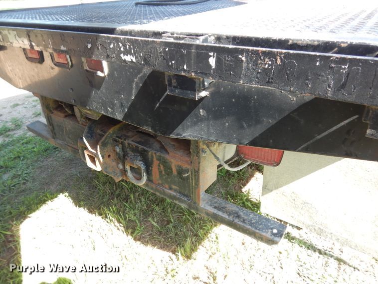 image for item DF4247 2004 Ford F550 Super Duty XLT  flatbed truck
