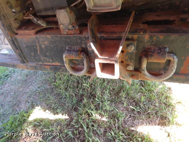 image for item DF4247 2004 Ford F550 Super Duty XLT  flatbed truck