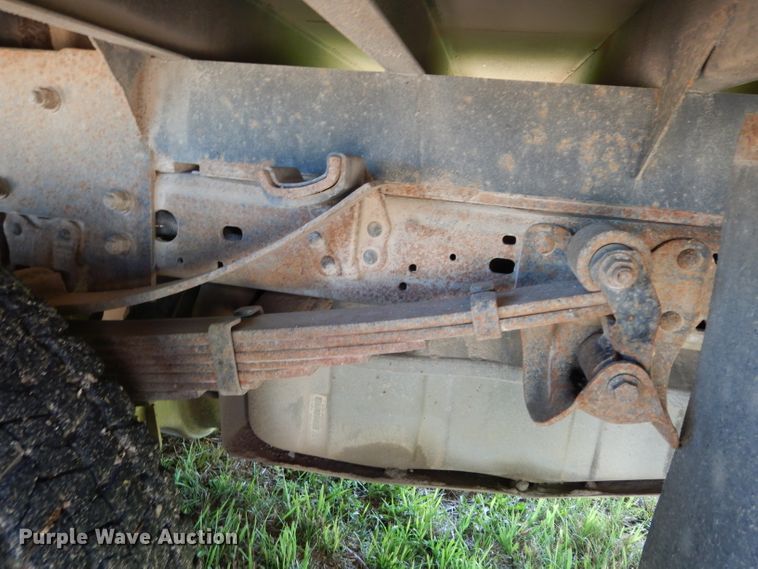 image for item DF4247 2004 Ford F550 Super Duty XLT  flatbed truck