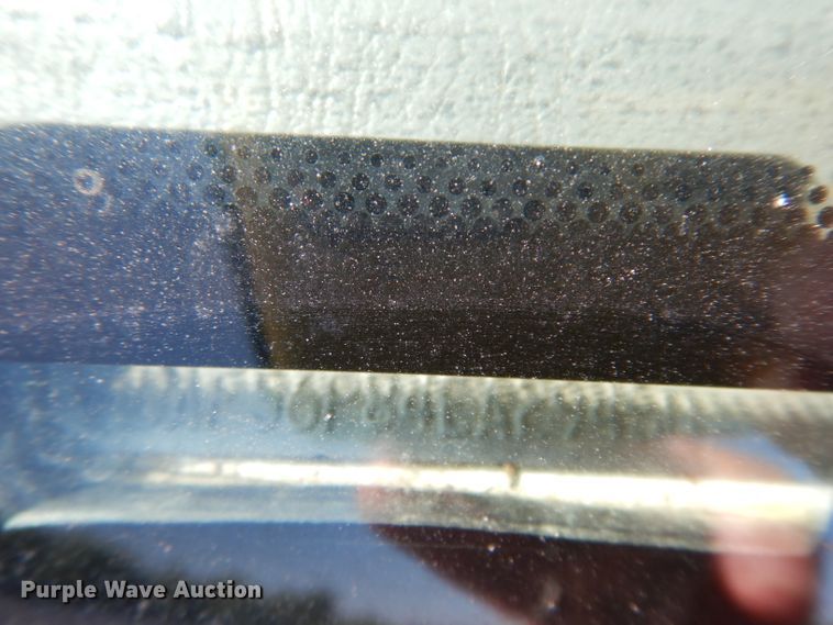 image for item DF4247 2004 Ford F550 Super Duty XLT  flatbed truck