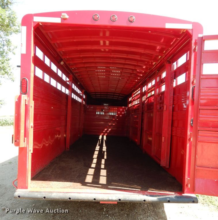 image for item DF4248 2018 Titan JR8697 livestock trailer