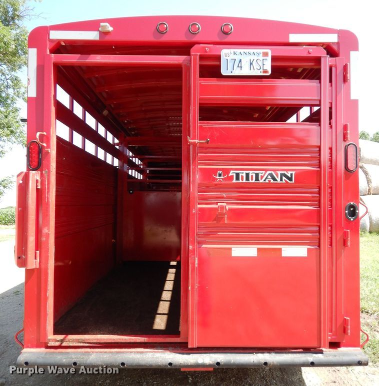 image for item DF4248 2018 Titan JR8697 livestock trailer