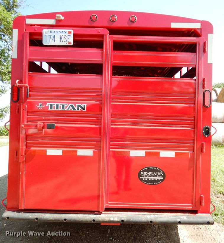image for item DF4248 2018 Titan JR8697 livestock trailer