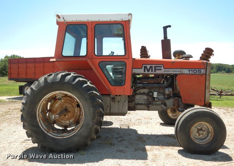 image for item DF4249 1976 Massey-Ferguson 1105  tractor