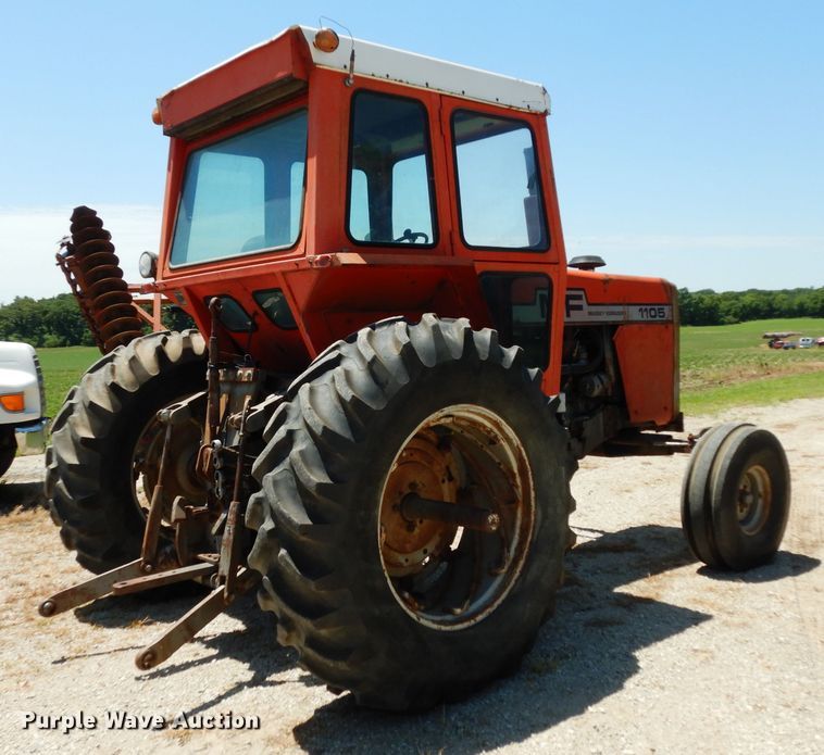 image for item DF4249 1976 Massey-Ferguson 1105  tractor