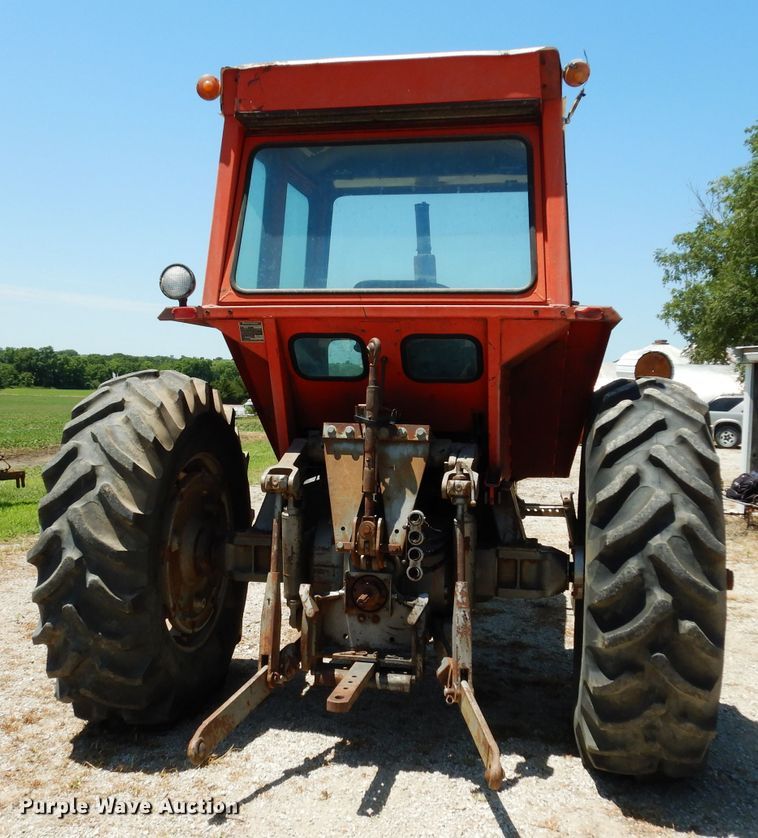 image for item DF4249 1976 Massey-Ferguson 1105  tractor