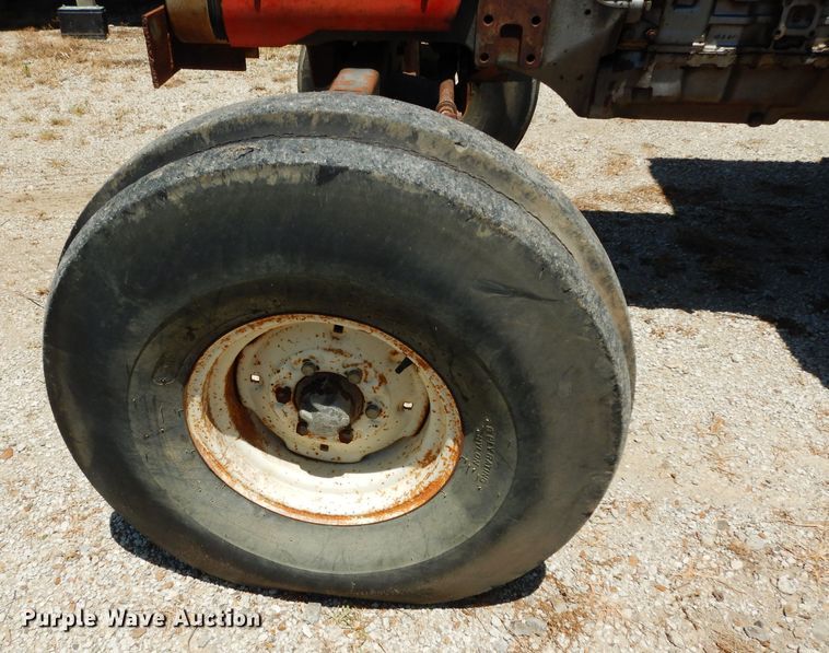 image for item DF4249 1976 Massey-Ferguson 1105  tractor