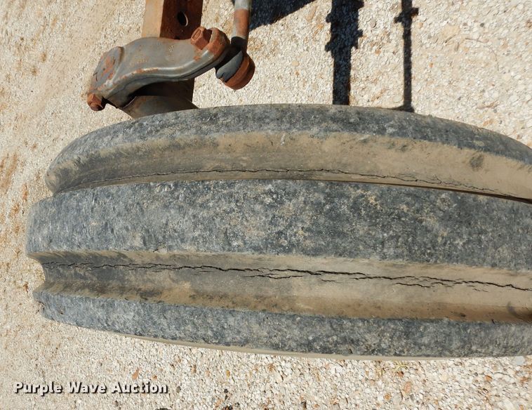 image for item DF4249 1976 Massey-Ferguson 1105  tractor