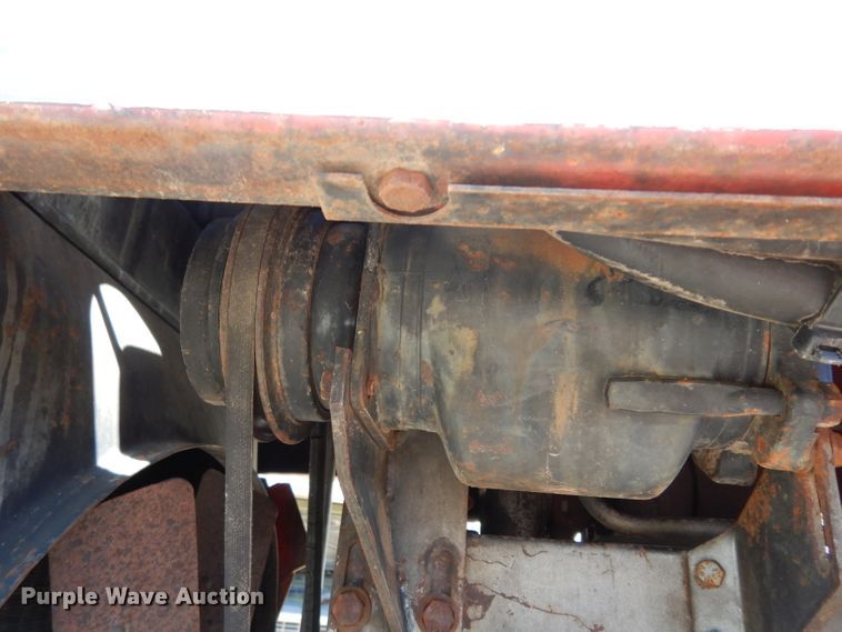 image for item DF4249 1976 Massey-Ferguson 1105  tractor