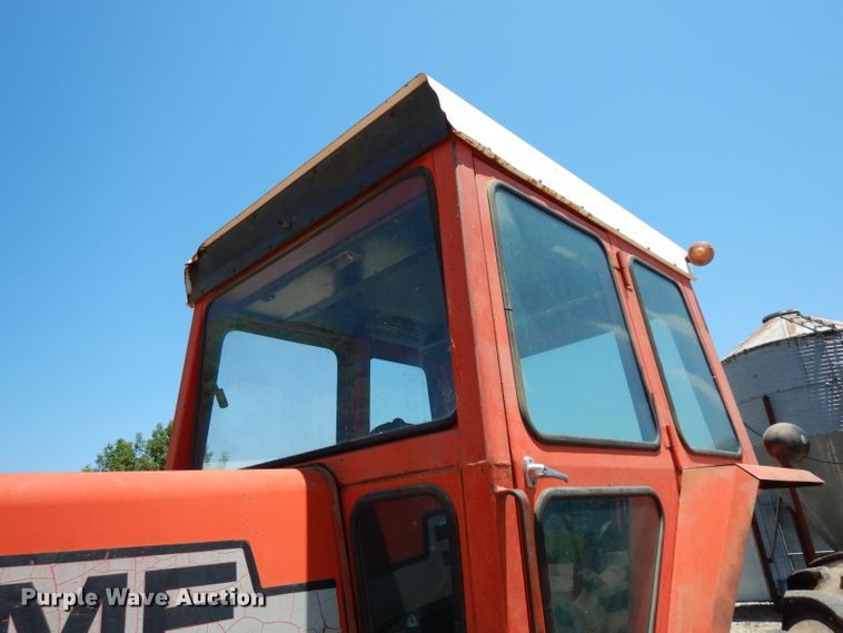 image for item DF4249 1976 Massey-Ferguson 1105  tractor