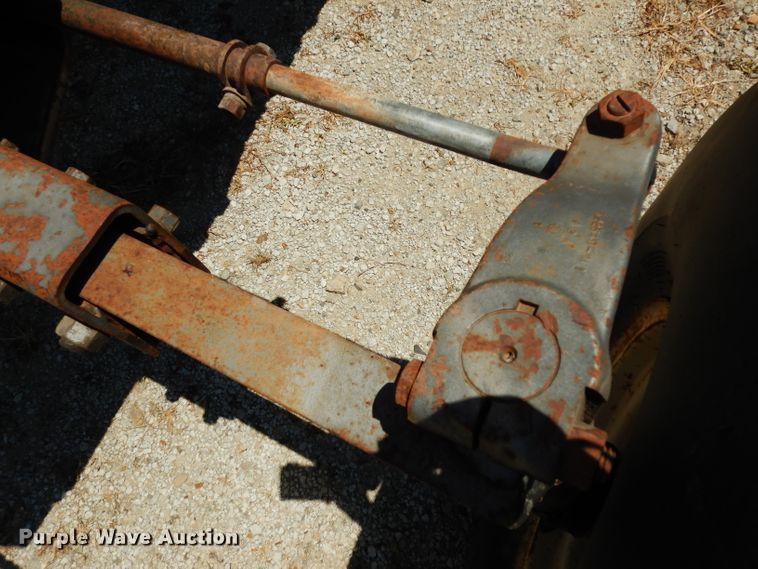 image for item DF4249 1976 Massey-Ferguson 1105  tractor