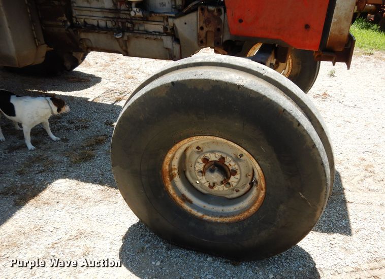 image for item DF4249 1976 Massey-Ferguson 1105  tractor