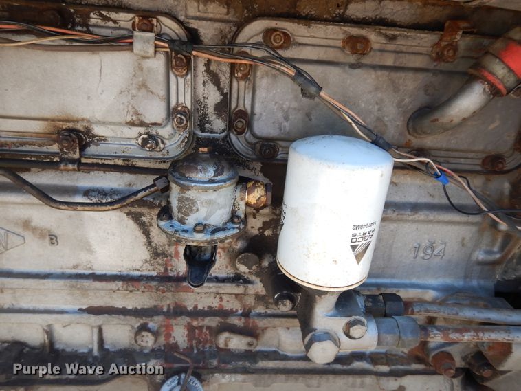 image for item DF4249 1976 Massey-Ferguson 1105  tractor