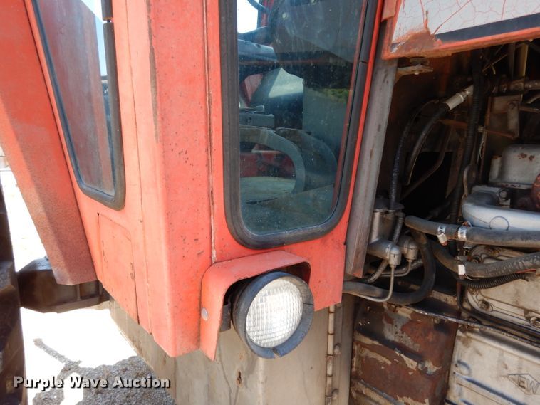 image for item DF4249 1976 Massey-Ferguson 1105  tractor