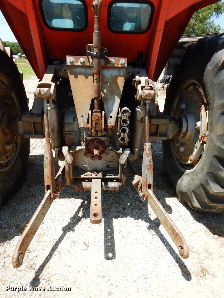 image for item DF4249 1976 Massey-Ferguson 1105  tractor