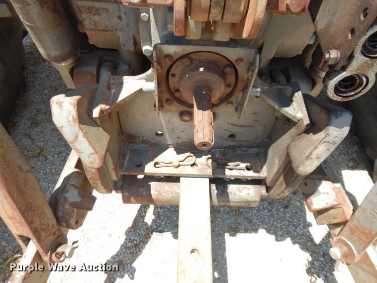 image for item DF4249 1976 Massey-Ferguson 1105  tractor