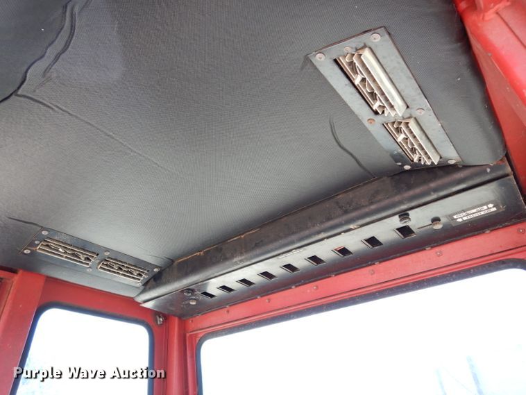 image for item DF4249 1976 Massey-Ferguson 1105  tractor