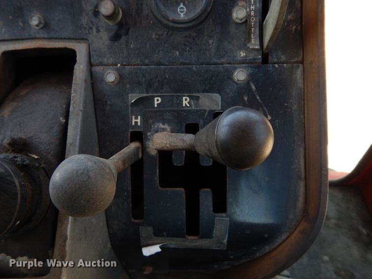 image for item DF4249 1976 Massey-Ferguson 1105  tractor