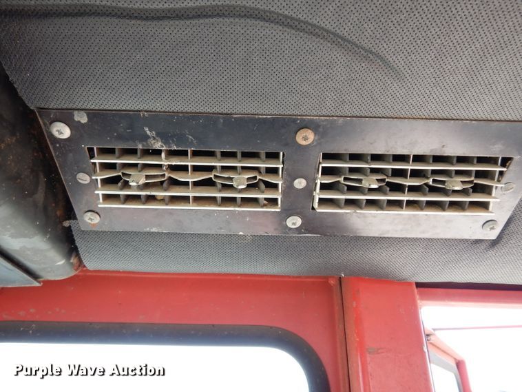 image for item DF4249 1976 Massey-Ferguson 1105  tractor