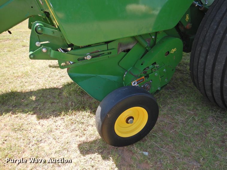 image for item DG1432 2015 John Deere 569 Mega Wide Plus  round baler