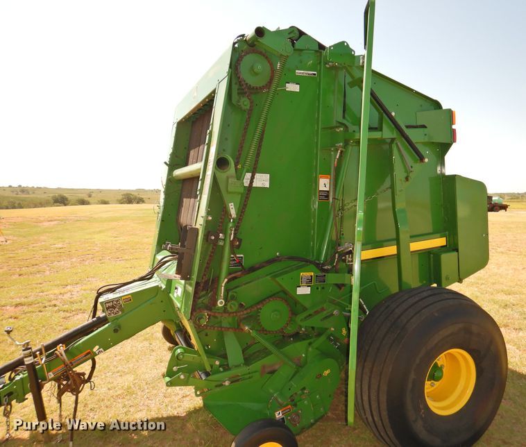 image for item DG1432 2015 John Deere 569 Mega Wide Plus  round baler