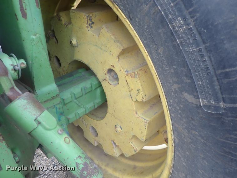 image for item DG2347 John Deere 4320  tractor