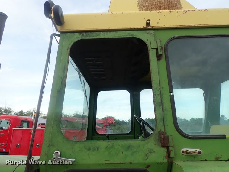 image for item DG2347 John Deere 4320  tractor