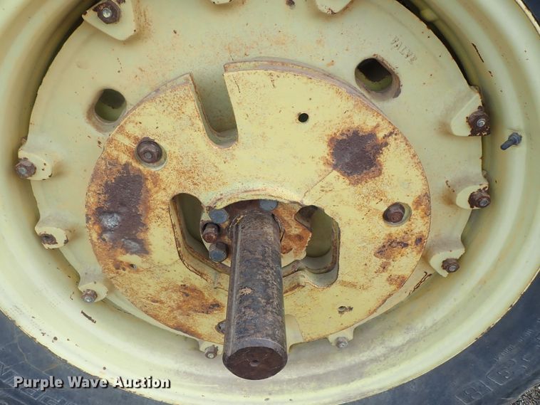 image for item DG2347 John Deere 4320  tractor