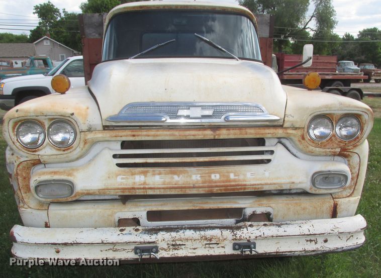 image for item DG2647 1959 Chevrolet Viking 60  grain truck