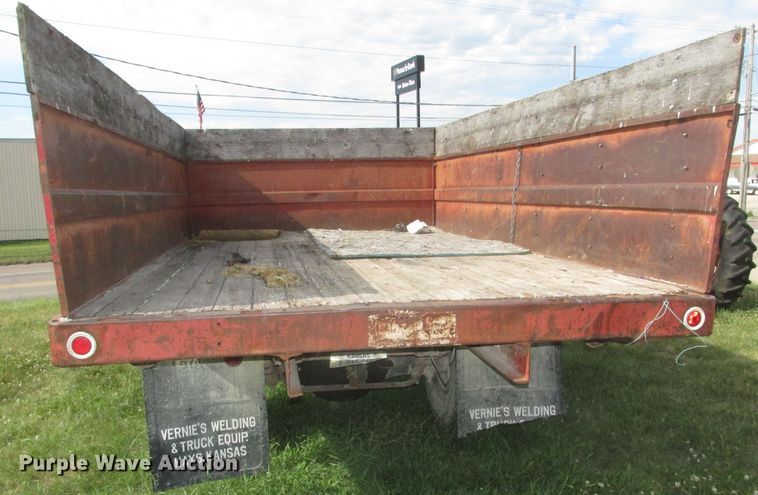 image for item DG2647 1959 Chevrolet Viking 60  grain truck