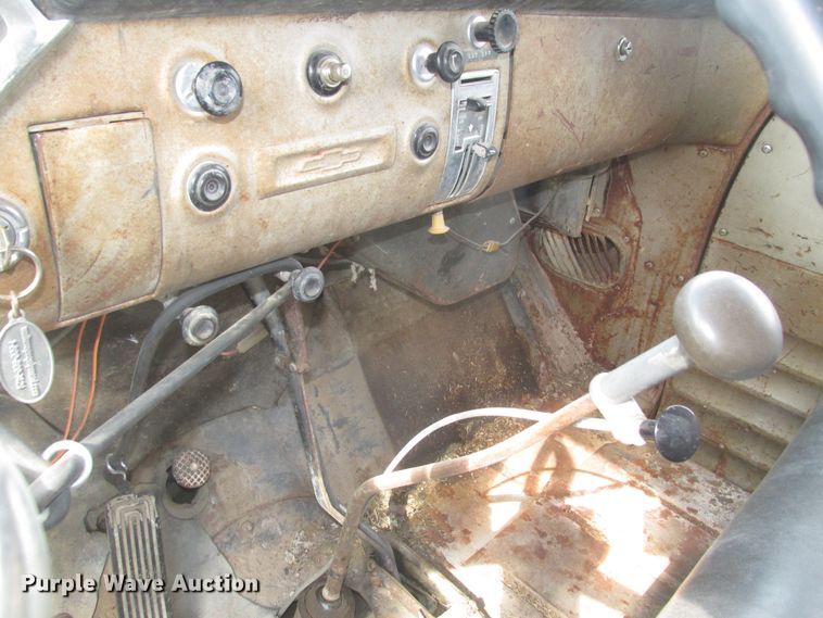 image for item DG2647 1959 Chevrolet Viking 60  grain truck