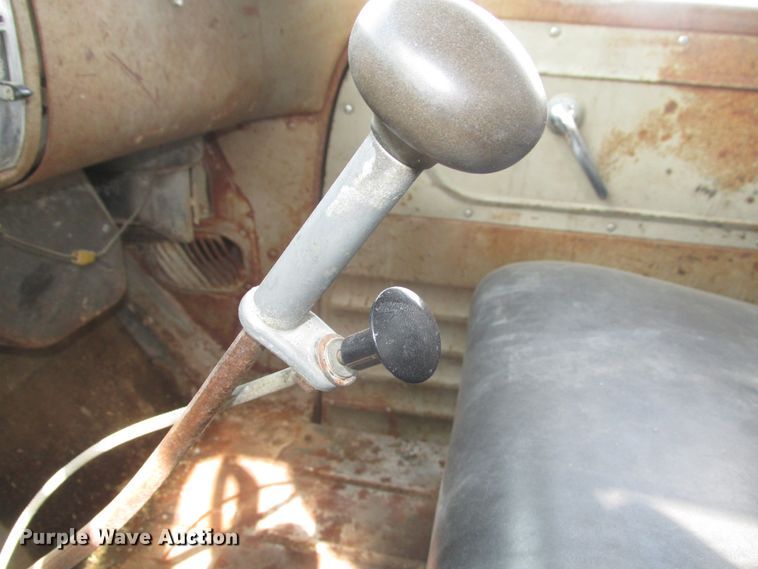 image for item DG2647 1959 Chevrolet Viking 60  grain truck