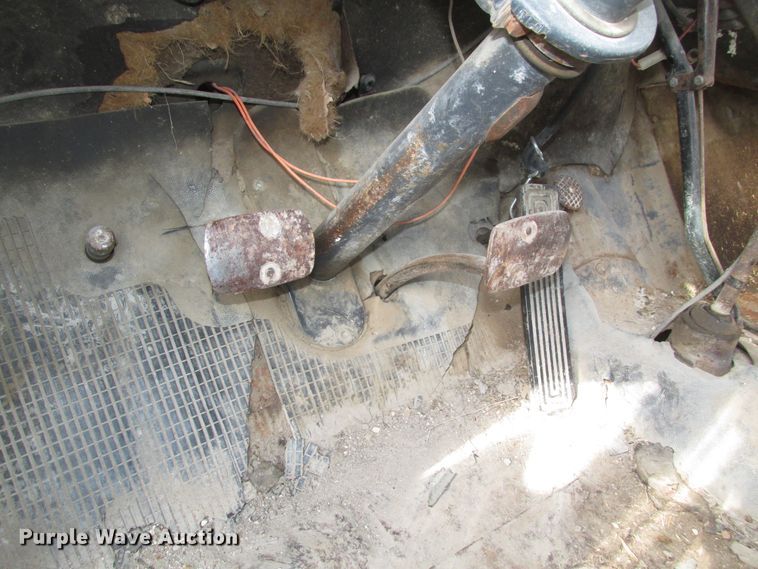 image for item DG2647 1959 Chevrolet Viking 60  grain truck